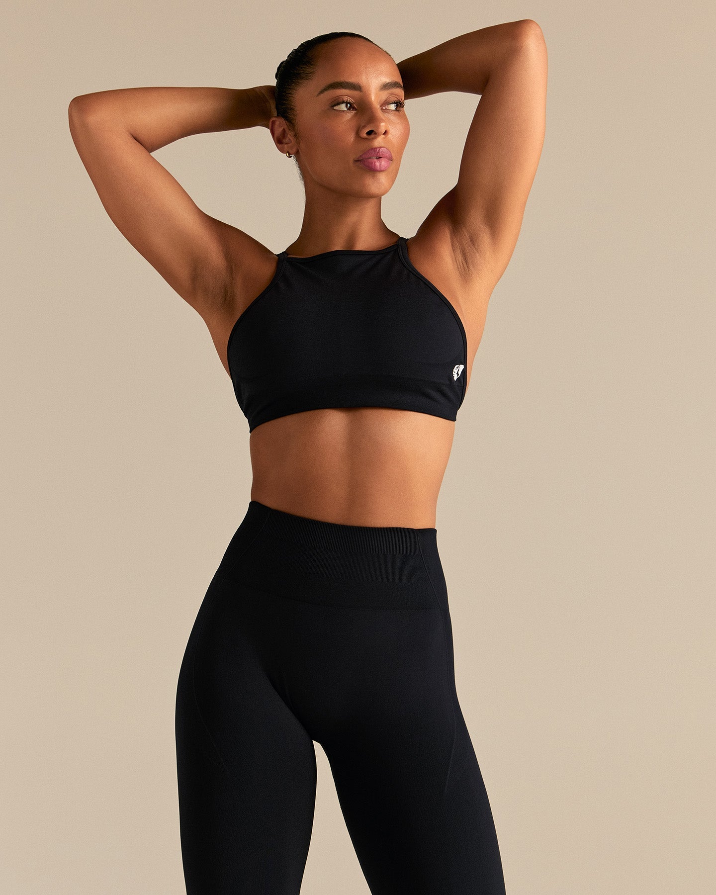 Define 2.0 Seamless High Neck Backless Bra | Black