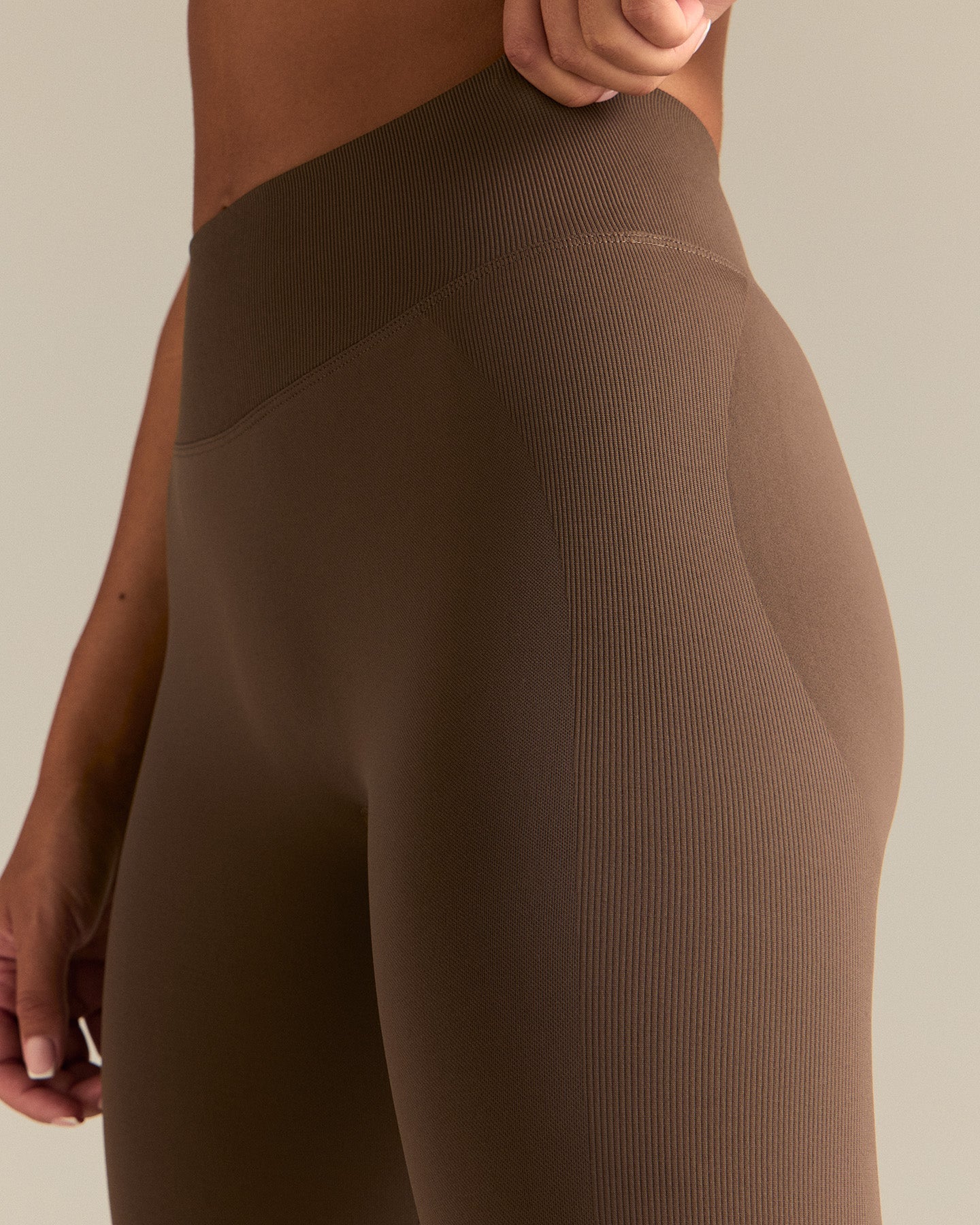 Emphasize Leggings | Milk Chocolate